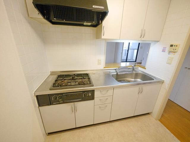 キッチン　同物件別部屋写真