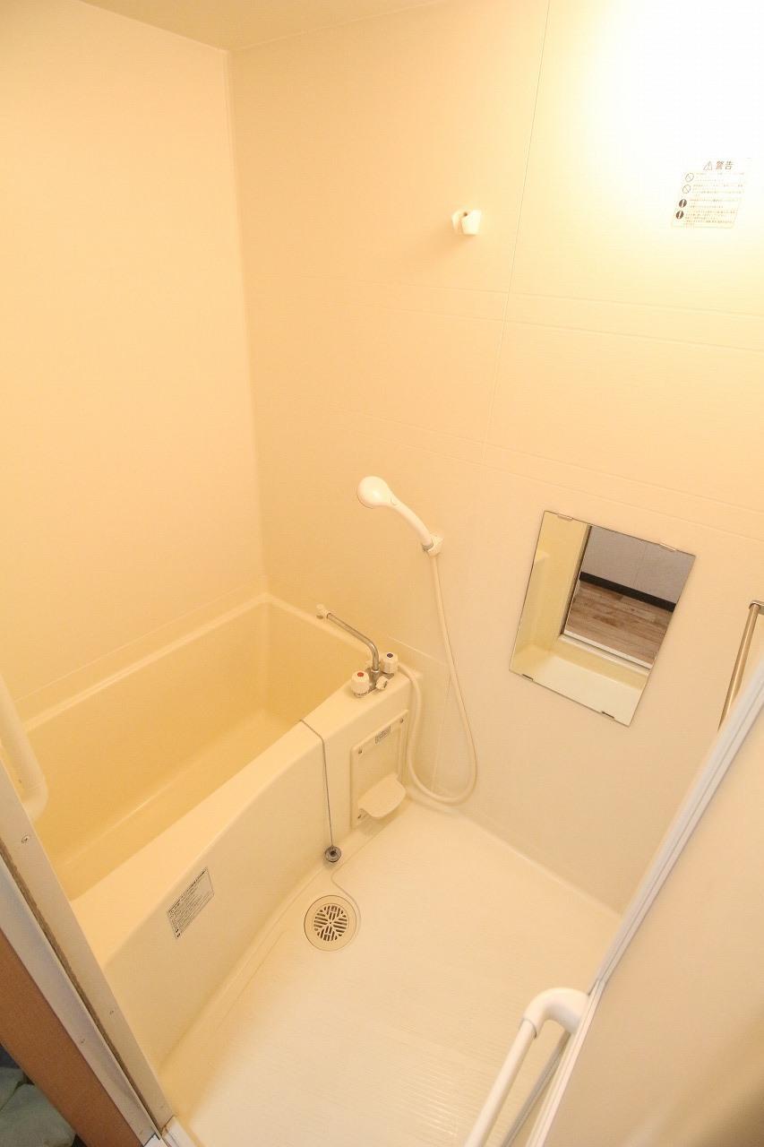 バス・シャワールーム　※写真他部屋参照