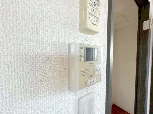 セキュリティ　TVモニターホンで来客が誰か確認してから開けて下さいね