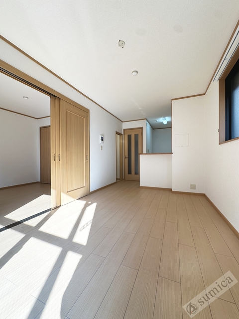 居室・リビング　広々１１帖・カウンターキッチンがオシャレです♪♪