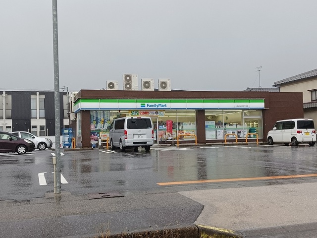 コンビニ　ファミリーマート新庄６丁目店（コンビニ）まで270m