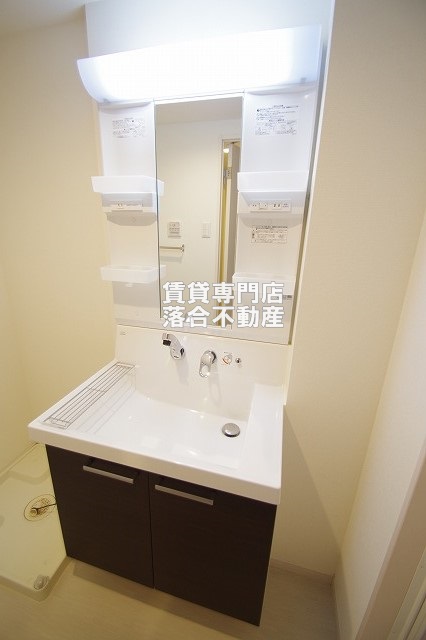 洗面設備　独立洗面化粧台付き