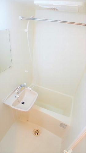 バス・シャワールーム　同タイプの写真です。仕様が異なる場合があります。