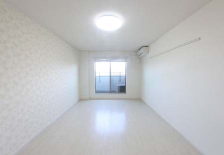 居室・リビング　明るい洋室です