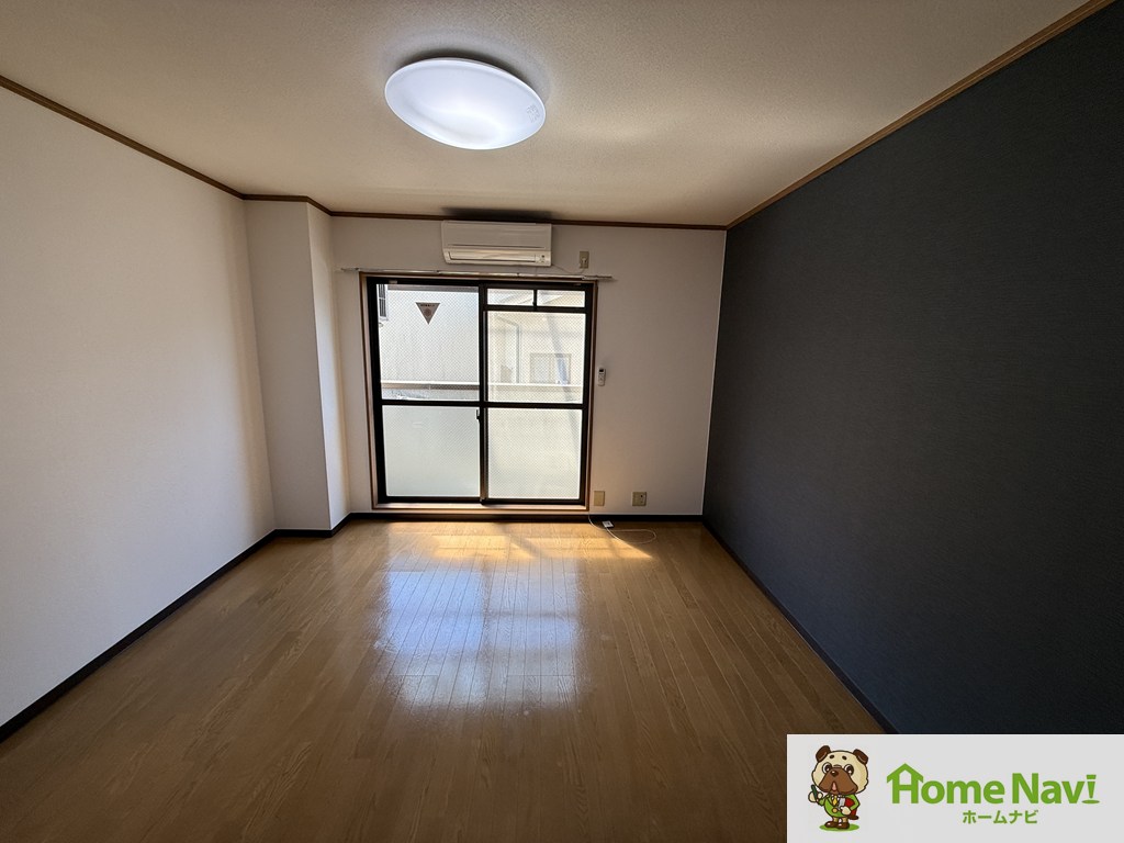 居室・リビング　エアコン付。洋室8帖