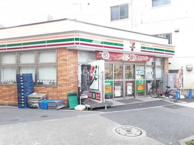 コンビニ　セブンイレブン 新宿舟町店（コンビニ）まで218m