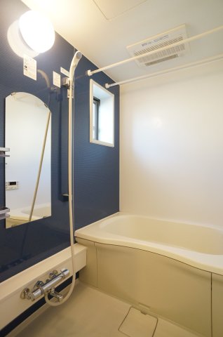バス・シャワールーム　浴室乾燥機　追焚機能付給湯