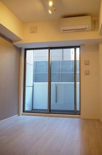 居室・リビング　※別部屋の参考写真です。