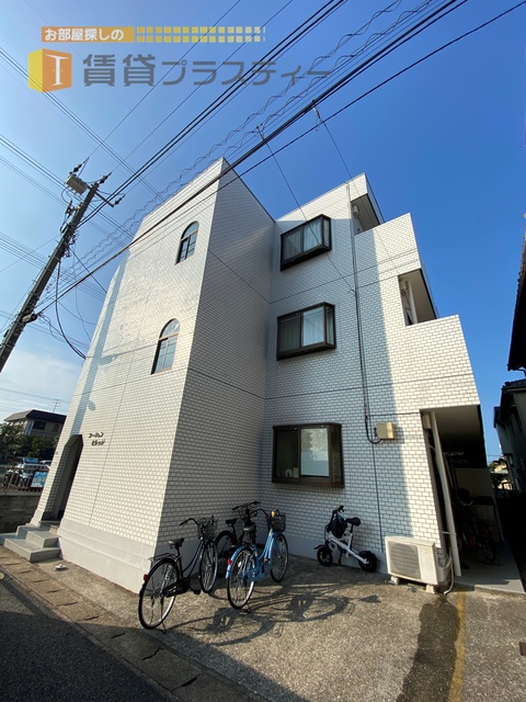 建物外観　スーパーコンビニが近くて利便性◎