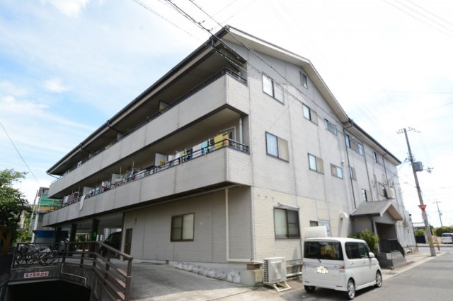 建物外観　オートロック付きで安心です♪