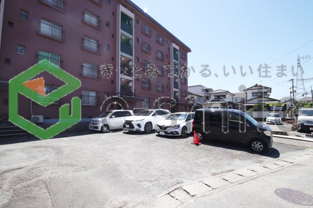 駐車場　車をお持ちの方に嬉しい駐車場付きの物件です