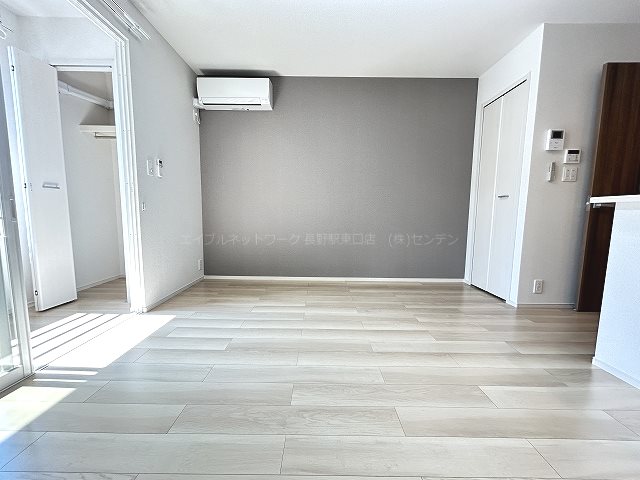 居室・リビング　※写真は202号室のものです。（参考）