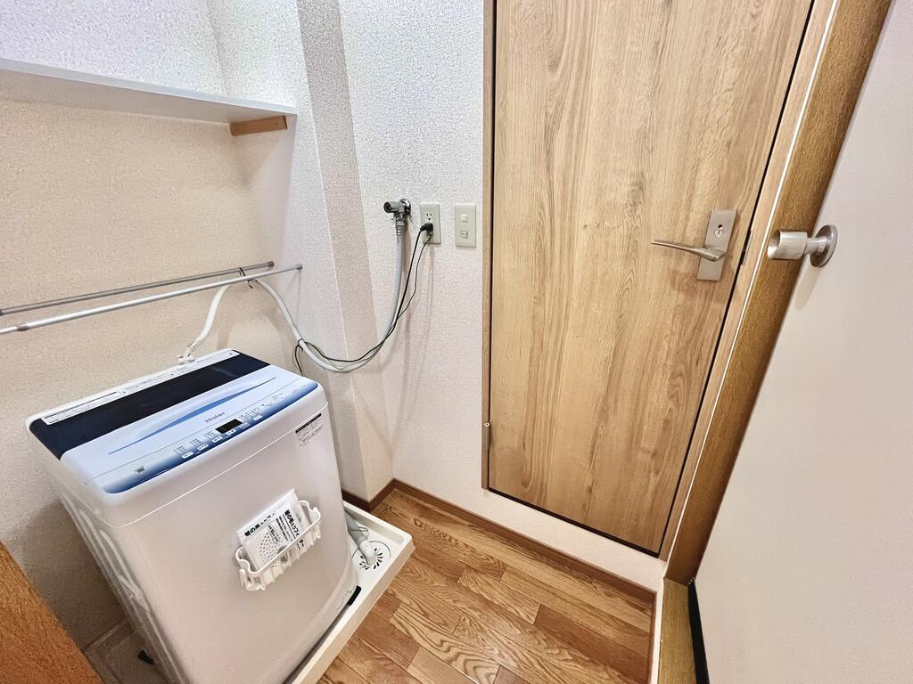 洗面設備　家電付きのプランの洗濯機です。