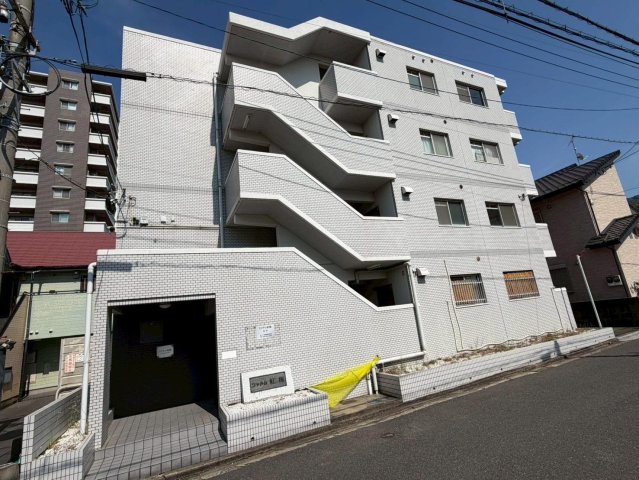 建物外観　スーパーも近く、立地はバッチリです。