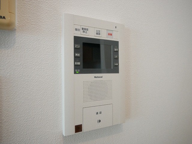 セキュリティ　モニターホンなので来客様の顔が見れます。安心ですね！