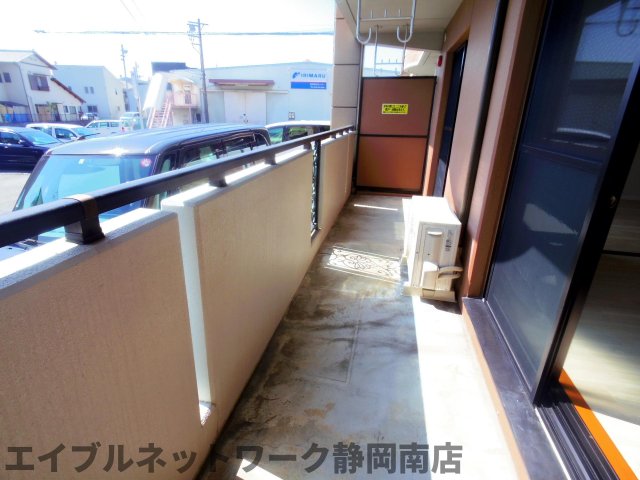 バルコニー　陽当たり良好なバルコニーです