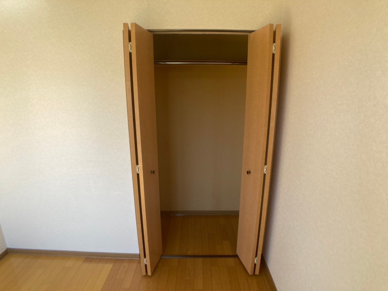 収納　寝室の収納です。部屋がすっきり片付きます。