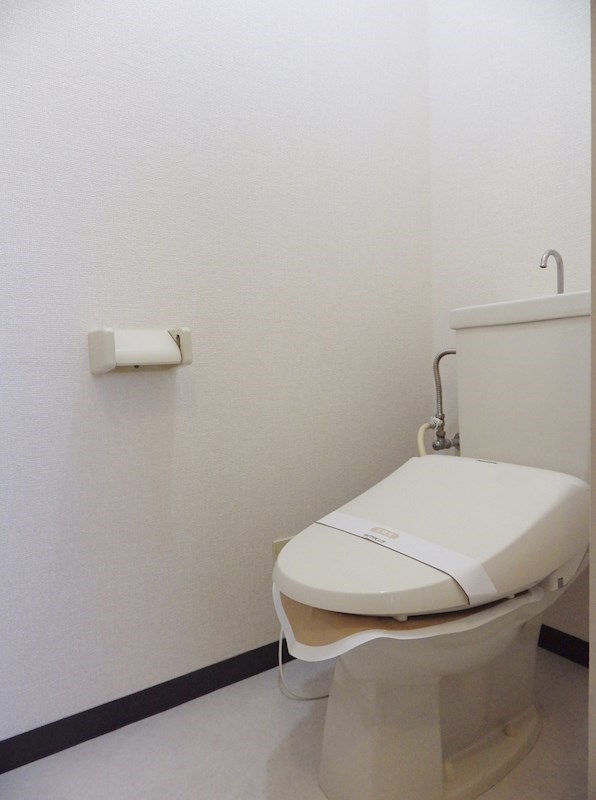 トイレ　同物件別号室参考写真
