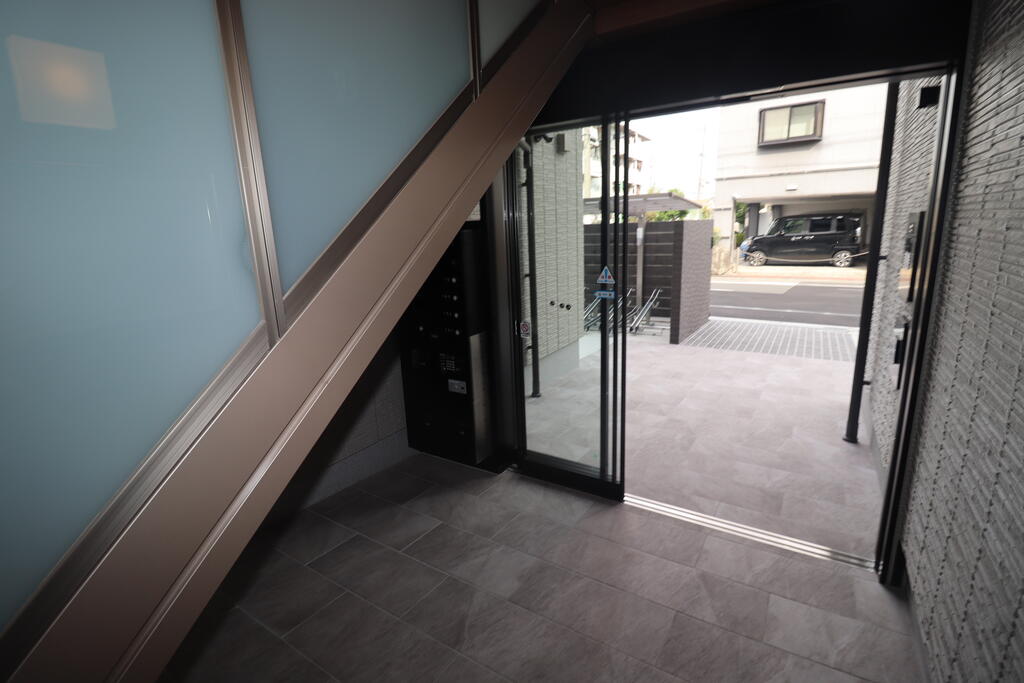 エントランス　共用部※同施工会社の別号室を撮影