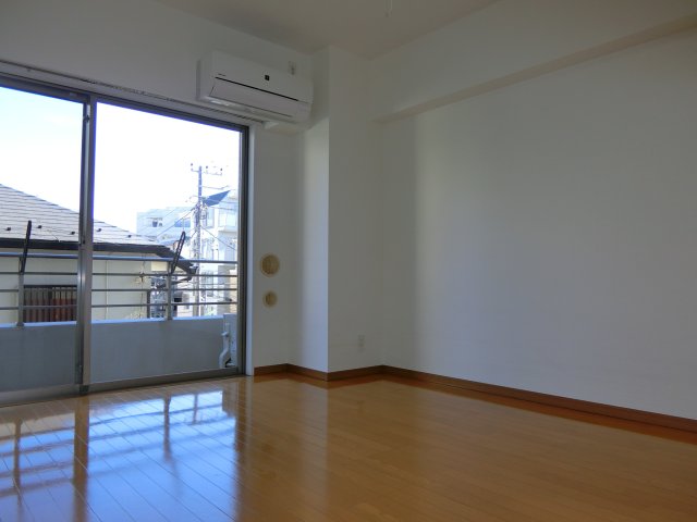 居室・リビング　別タイプ部屋　参考写真です
