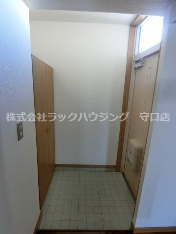 玄関　同仕様写真になります。