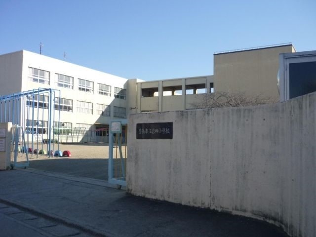 小学校　豊橋市立岩田小学校（小学校）まで1275m