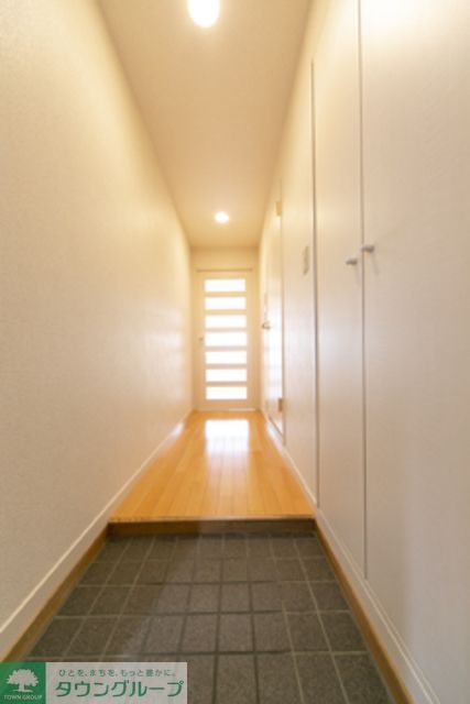 玄関　※写真は同タイプ住戸です。