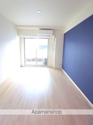 スプランディッド淀屋橋DUEの居間写真