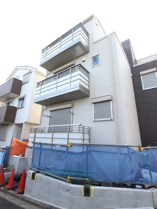 建物外観　建築中