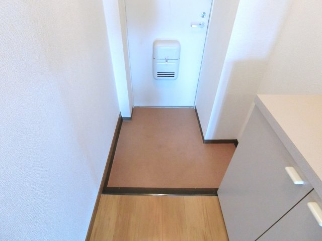 玄関　別号室の参考写真です。