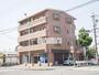 建物外観　４階建てのマンションです