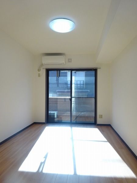 ライオンズマンション江古田第3の居間写真