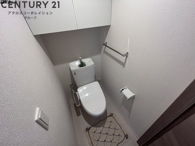 トイレ　温水洗浄便座付きのトイレです♪
