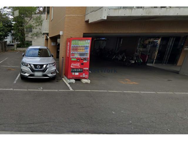 駐車場　駐車場
