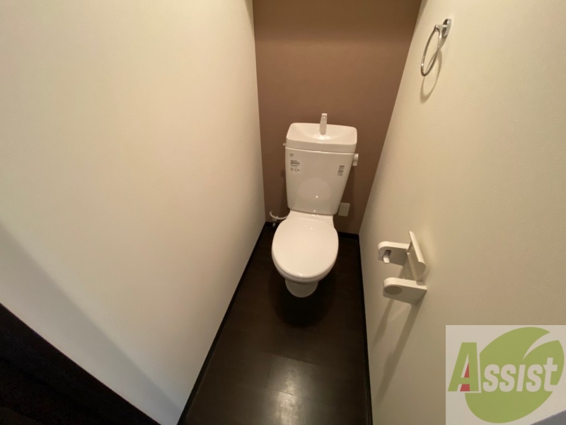 トイレ　こちらはトイレです。清潔感があり、安心して使用できます。