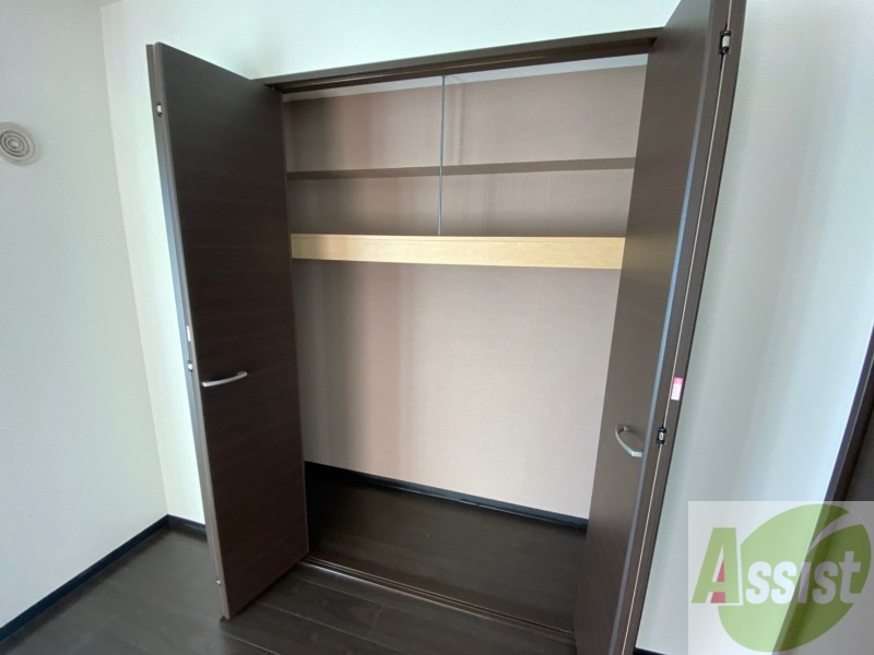 収納　寝室の収納です。部屋がすっきり片付きます。