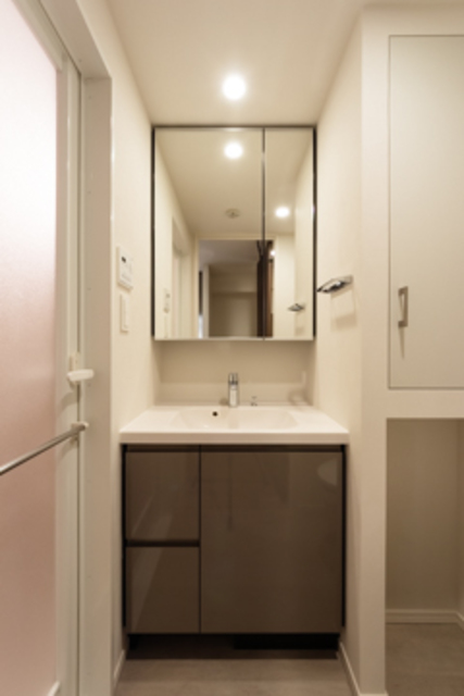 洗面設備　※写真は同タイプ住戸です。