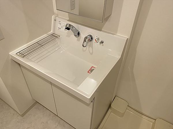 洗面設備　コンパクトで使いやすい洗面所