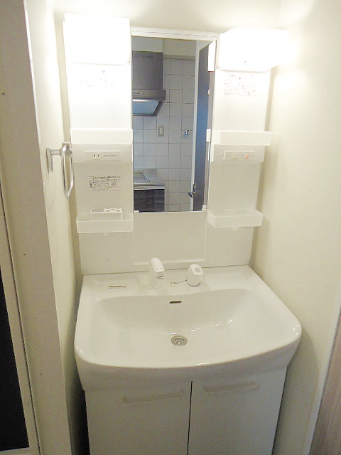 洗面設備　同系の他のお部屋の写真です