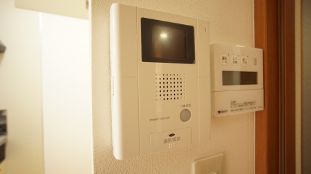 セキュリティ　TVモニターホン、オートロック解除ボタン