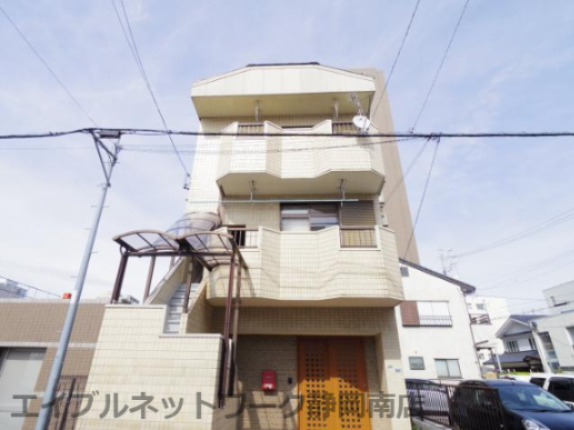 建物外観　落ち着いた雰囲気の外観です