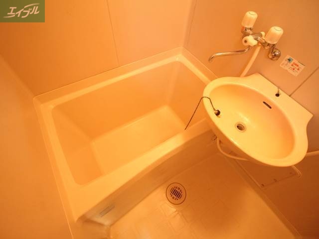 バス・シャワールーム　バスルーム