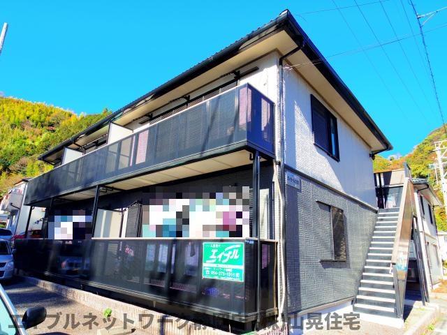 静岡市葵区大岩のアパートの建物外観