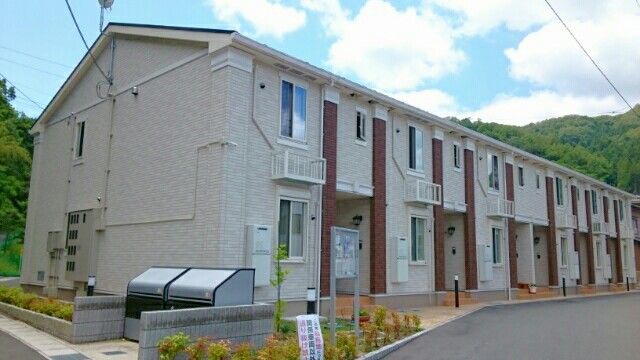 朝来市和田山町平野のアパートの建物外観