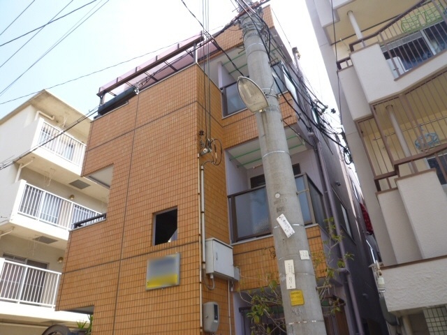 尼崎市昭和通のマンションの建物外観