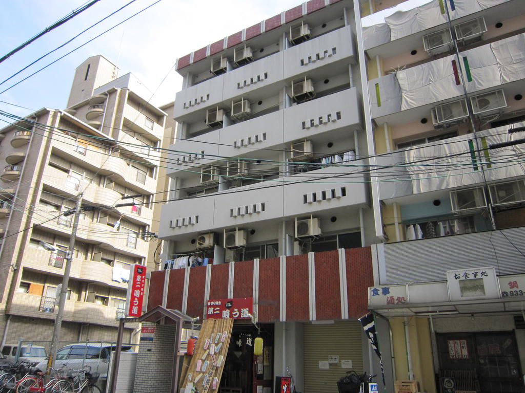 大阪市城東区中央のマンションの建物外観