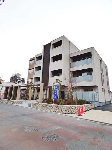 名古屋市千種区萱場のマンションの建物外観