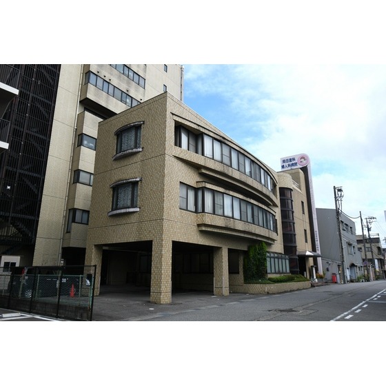 病院　丘生会岡田産科婦人科病院（病院）まで274m