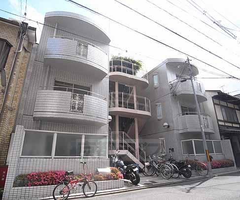 京都市下京区福島町のマンションの建物外観