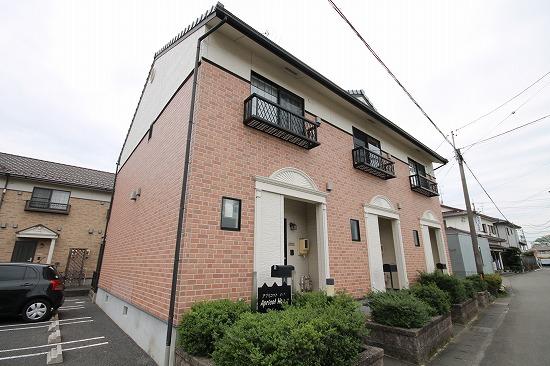 Apricot House A・Bの建物外観